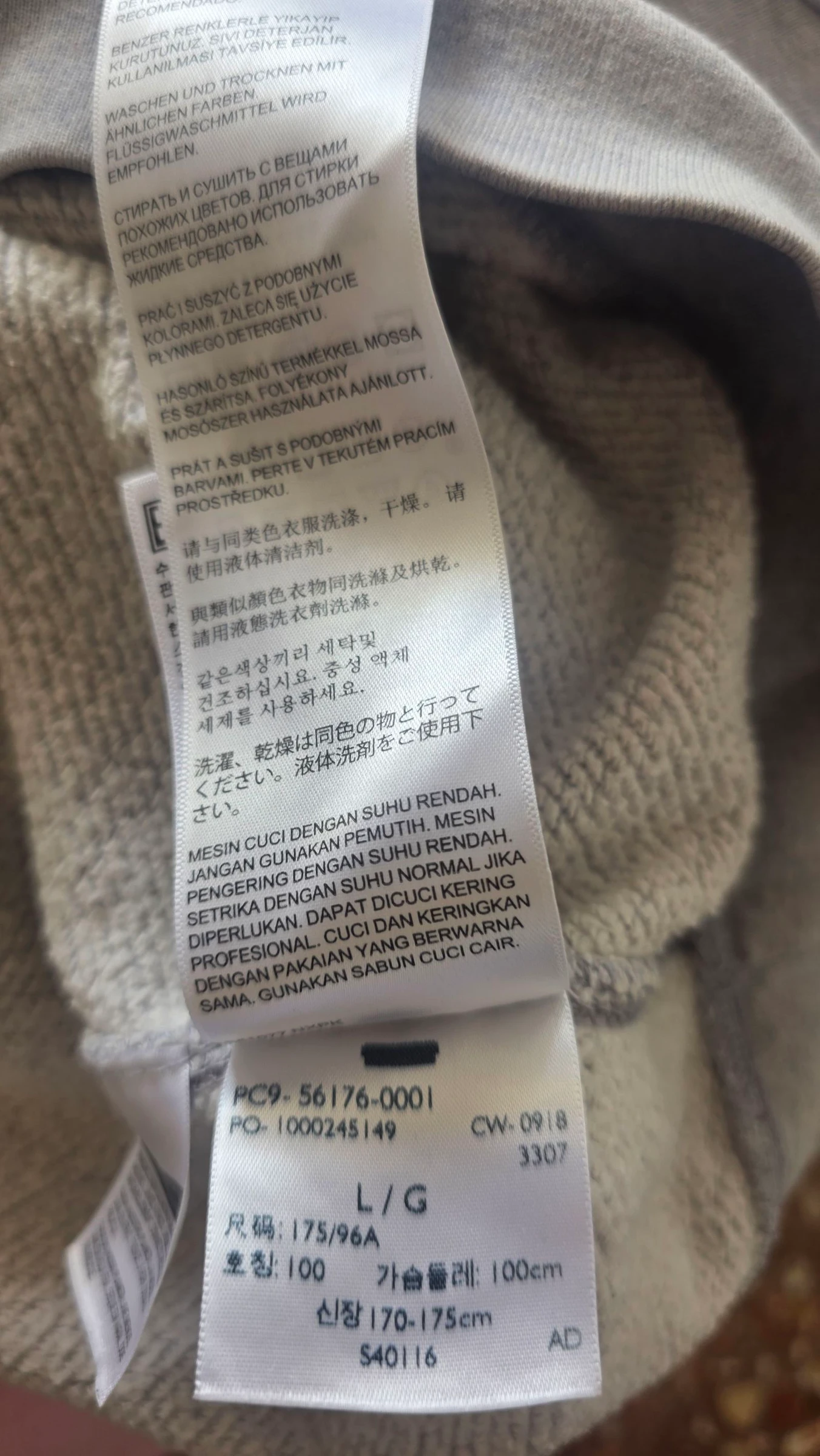Classic Levi's Sweatshirt – photo 5